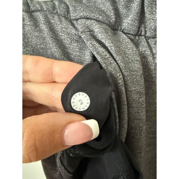 Lululemon On The Fly Pant 28" Heathered Black Size 2 - Picture 11 of 11